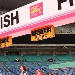 1984年ロサンゼルスのマラソンで女性初の金メダルを獲得したジョーン・ベノイト・サミュエルソン氏もフルマラソン完走