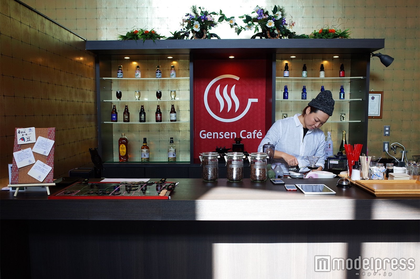 カフェカウンター（C）モデルプレス