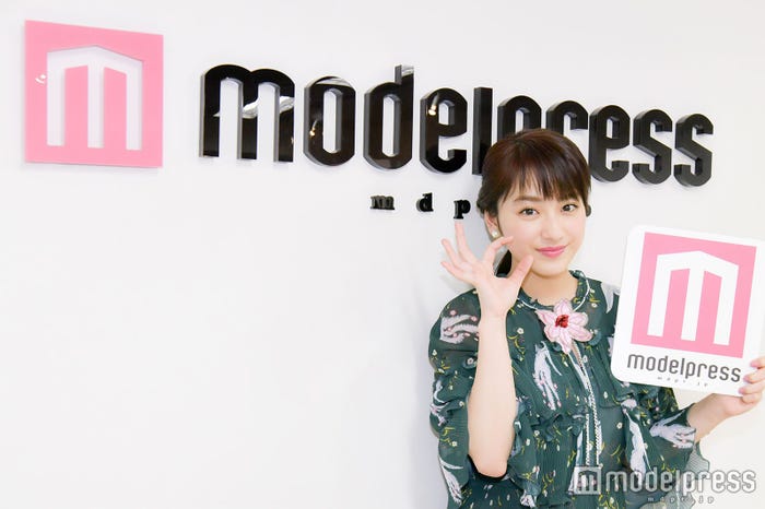 モデルプレス編集部に来訪!(C)モデルプレス
