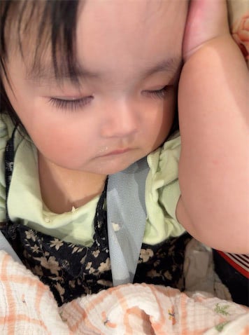 川崎希、生後10ヶ月最後の日の次女グーちゃんの姿に感激「明日で11ヶ月だ、懐かしい」