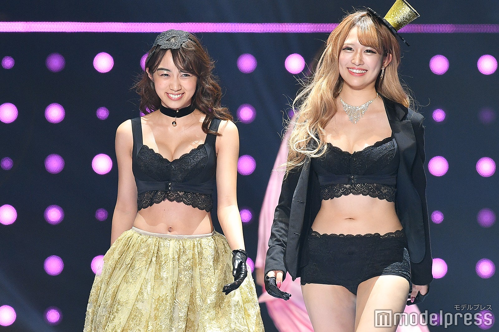 黒木ひかり、伊藤桃々（C）モデルプレス