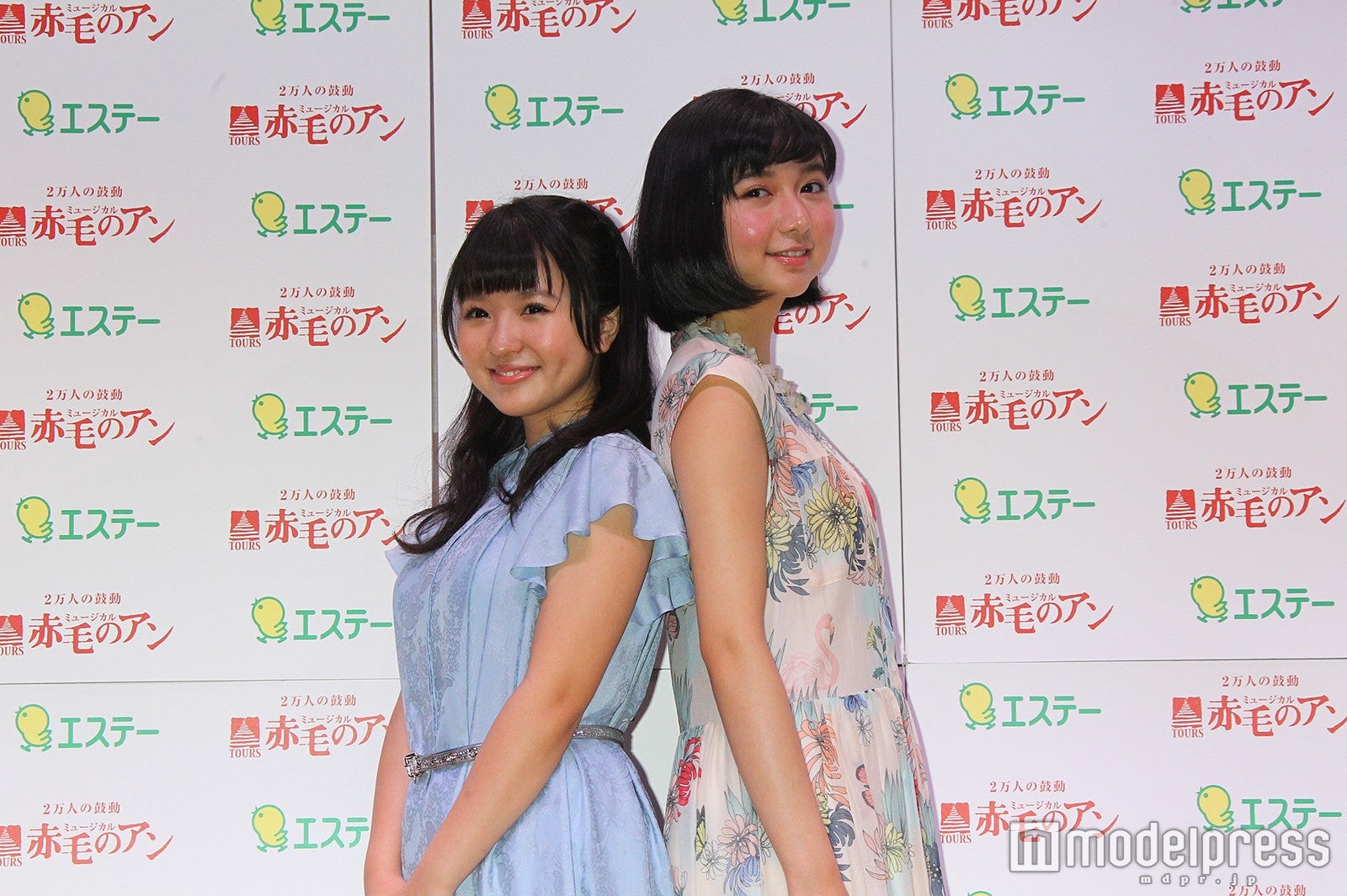 （左から）さくらまや、上白石萌歌