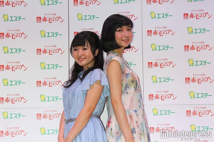 (左から)さくらまや、上白石萌歌