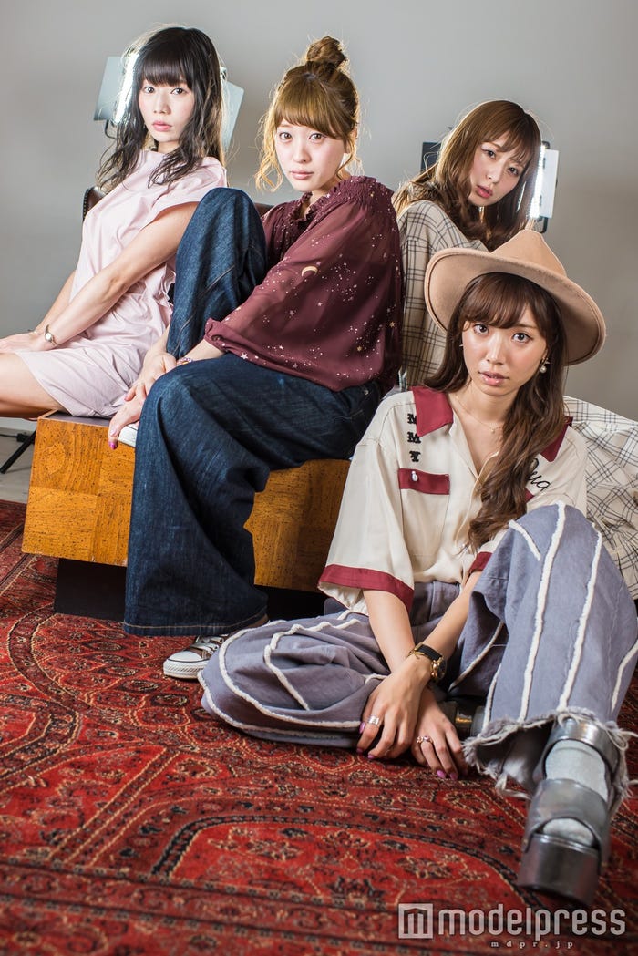 SILENT SIREN(左から)あいにゃん、すぅ、ゆかるん、ひなんちゅ(C)モデルプレス