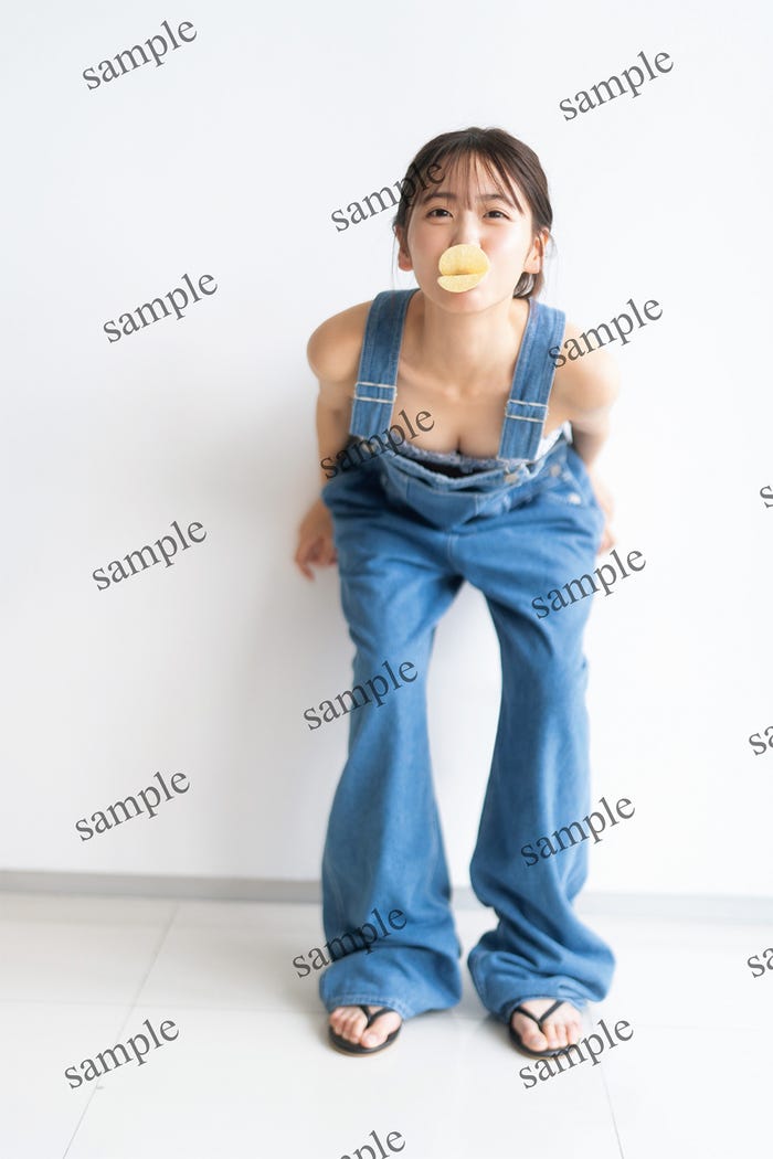 櫻井優衣/HMV&BOOKS SHIBUYA特典A3ポスター(C)佐藤佑一