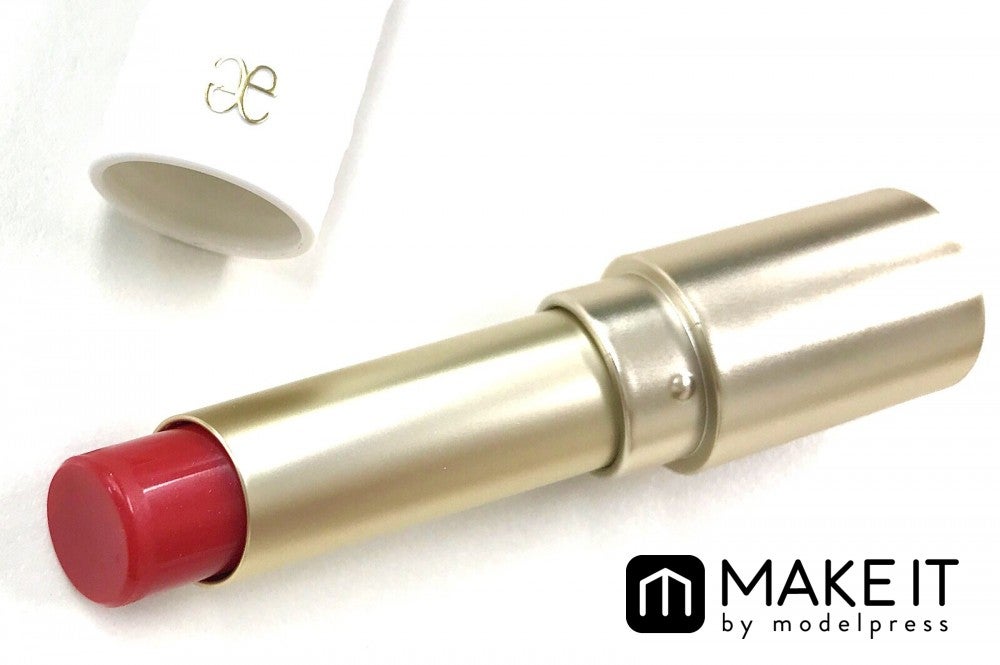 エレガンス クルーズ／ライブリー ルージュ／RD02／2,500円（税抜） (C)メイクイット