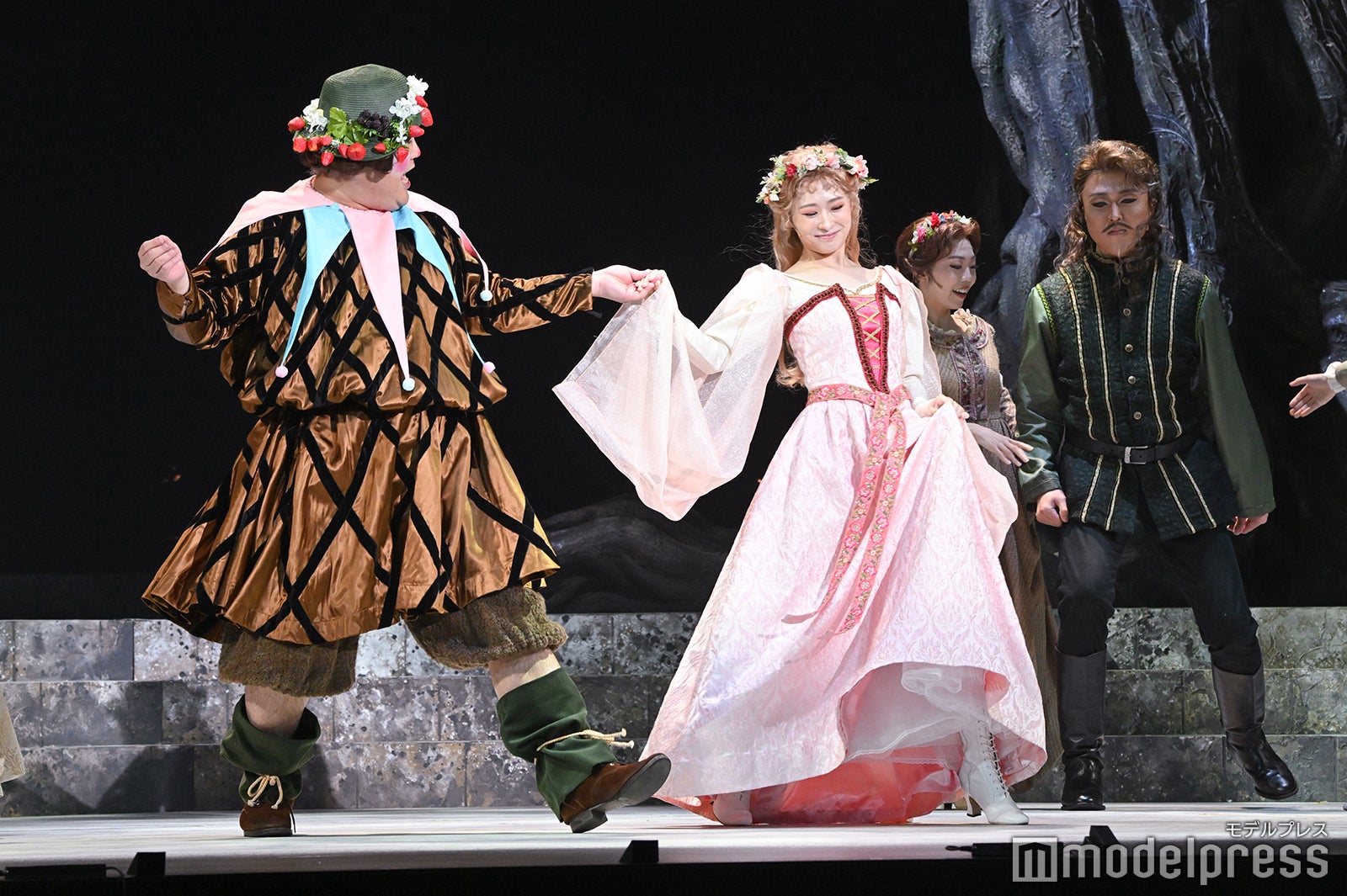 ブロードウェイミュージカル「キャメロット」フォトコールの模様（C）モデルプレス