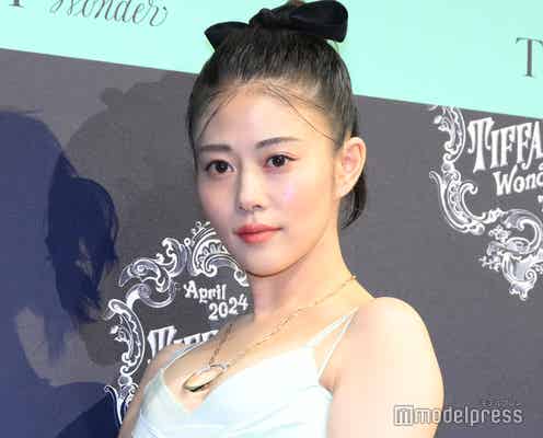 高畑充希、指輪光るパリでの思い出ショット公開「岡田くん撮影?」「プライベート感満載」の声