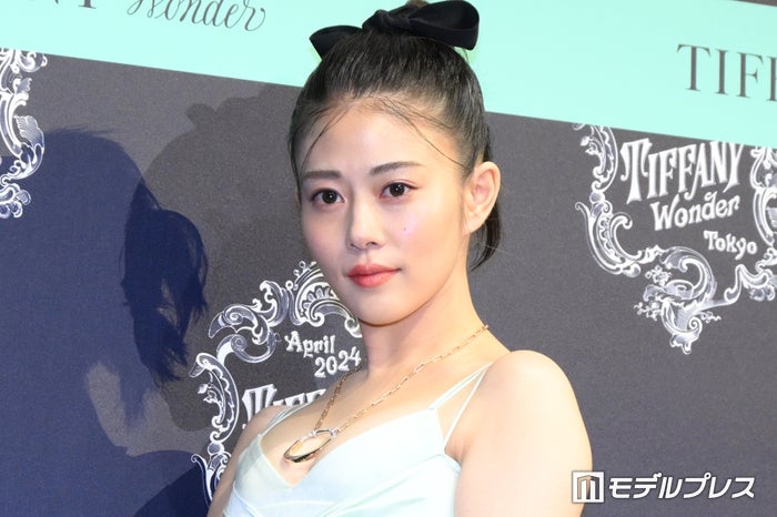 高畑充希、美背中を大胆披露 父からもらったティファニーの思い出語る【ティファニーワンダー】