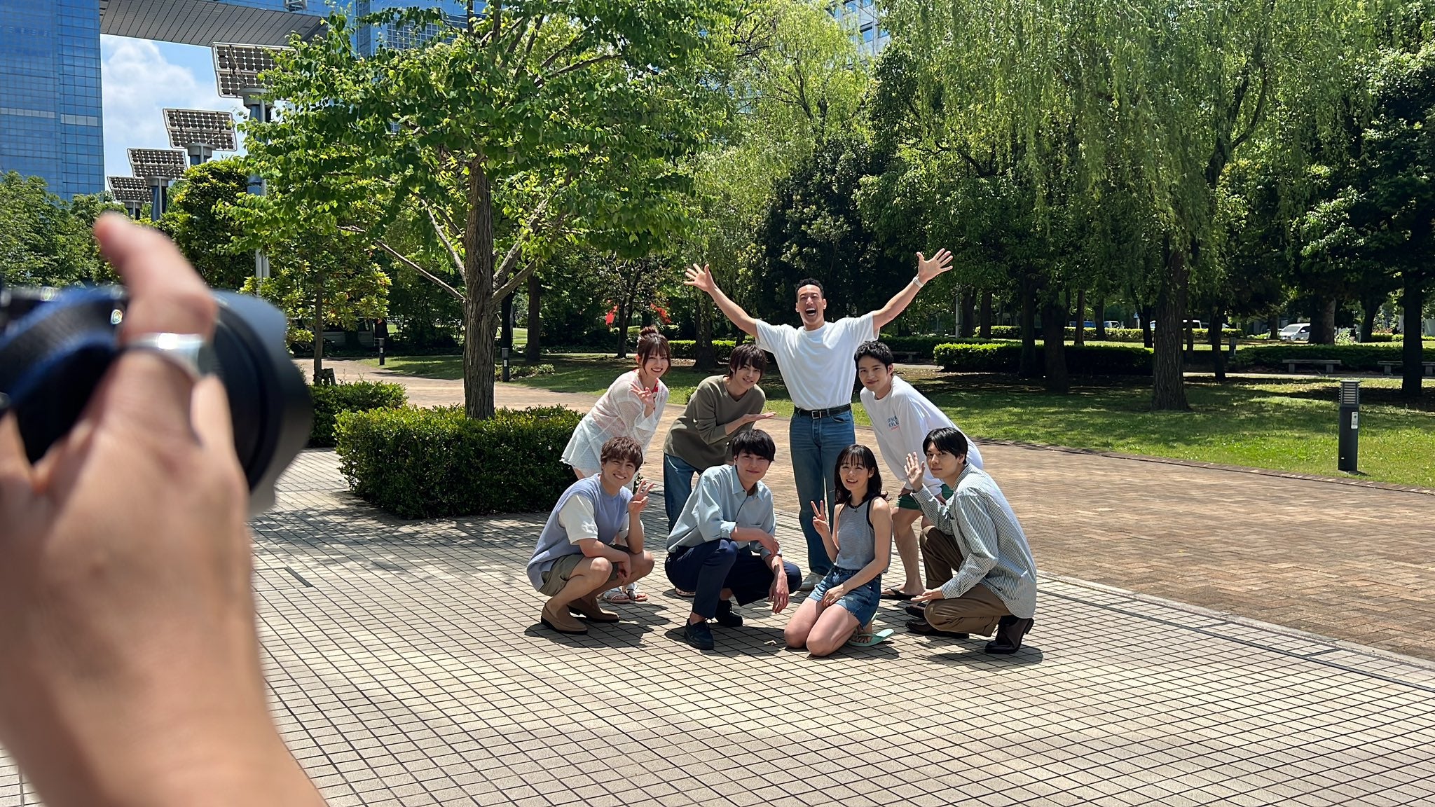 （後列左から）吉川愛、神尾楓珠、関口メンディー、水上恒司（前列左から）白濱亜嵐、間宮祥太朗、森七菜、萩原利久「真夏のシンデレラ」Xより