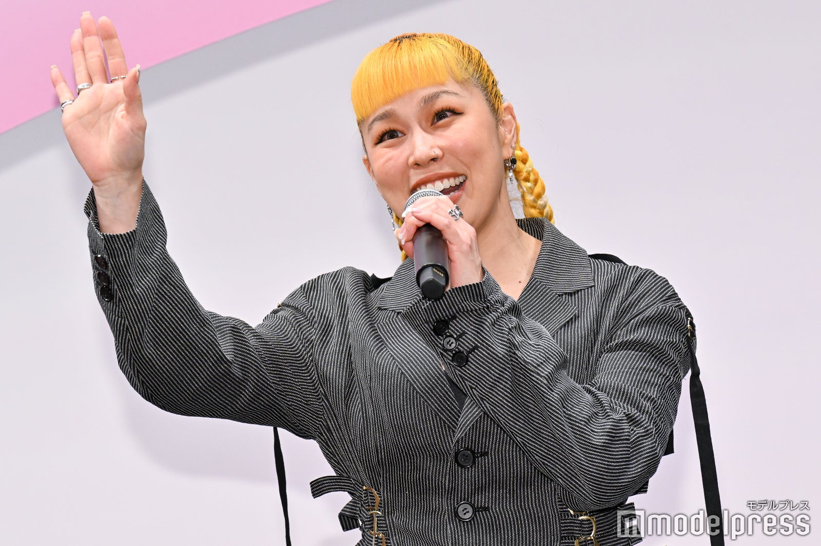 AI（C）モデルプレス