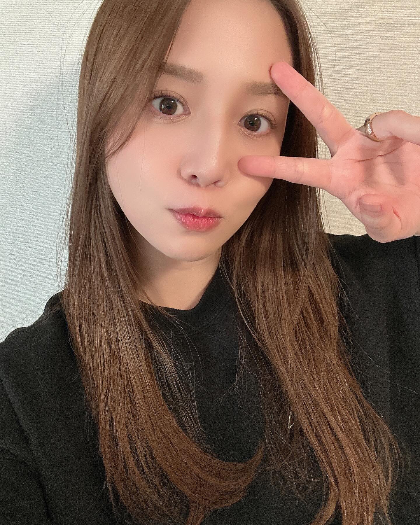 サッカー元日本代表・柿谷曜一朗の美人妻、1歳息子との2ショット公開「素敵な親子」「癒される」の声