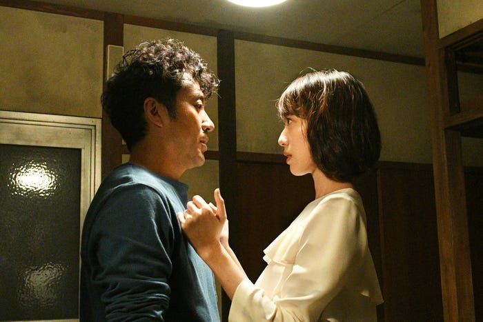 ムロツヨシ、戸田恵梨香(C)TBS