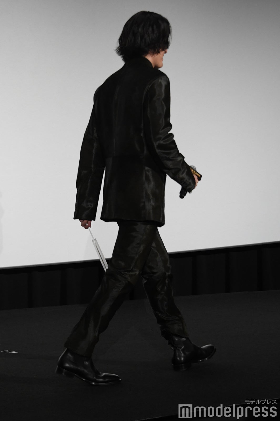 退場する間宮祥太朗（C）モデルプレス