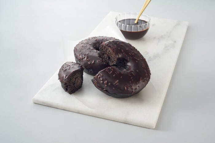 チョコレートクリームドーナツ¥275/画像提供:スターバックス コーヒー ジャパン