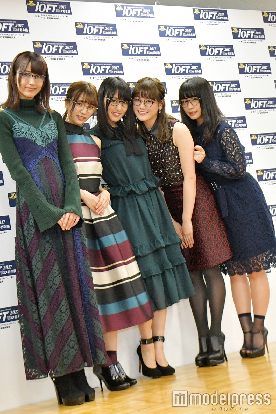 （左から）土生瑞穂、小林由依、菅井友香、守屋茜、長濱ねる（C）モデルプレス