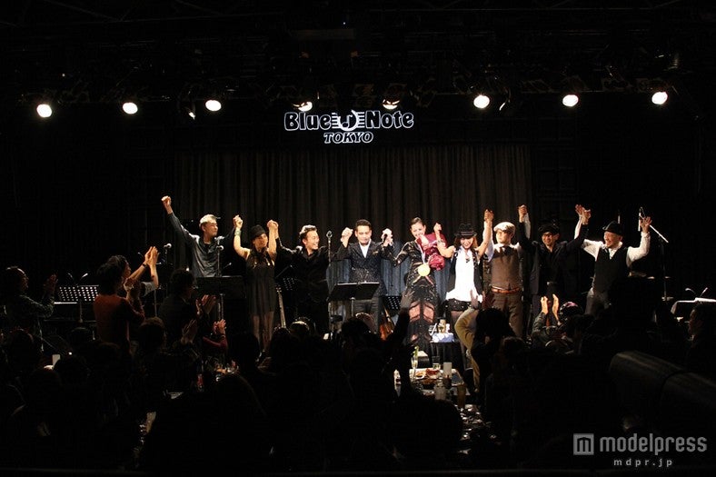 土屋アンナのバースデーアンプラグドライブの様子