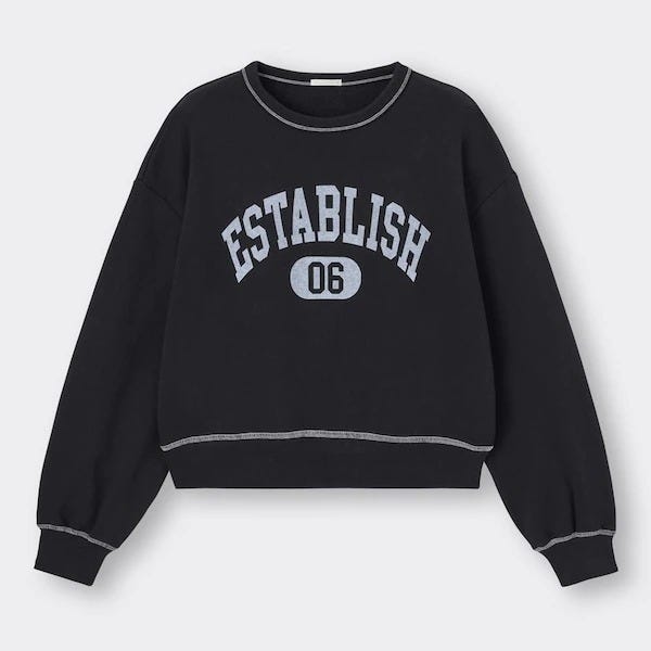 GU　濃いめブラウン　トレンドカラー　カフェオレコーデ　EccO　イラスト　グラフィッククロップドスウェットプルオーバー