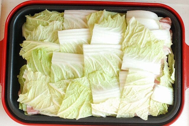 一番上に白菜を並べる