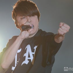 T.M.Revolution“2017年最後の夏”に熱狂 11月の野外フェスで激アツパフォーマンス<MUSIC FES With RACo2017>