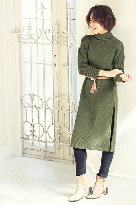 タートルネックサイドスリットリブニットチュニック「Re:EDIT by GALSTAR」2,998円(税込)/画像提供:Re:EDIT by GALSTAR