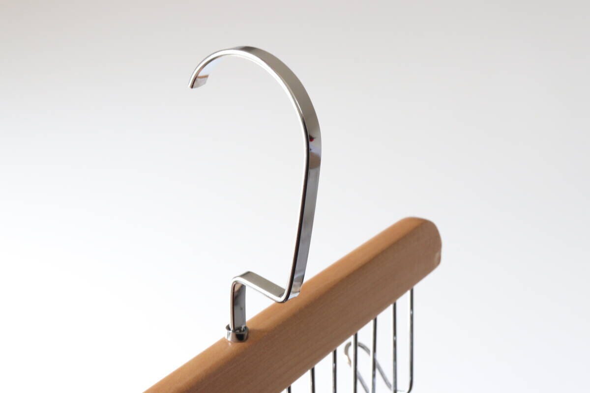 ダイソー 木製ベルトハンガー ダイソーの木製ベルトハンガーのフック