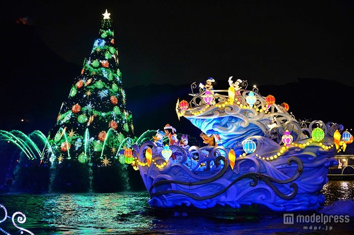 東京ディズニーシー「カラー・オブ・クリスマス」(C)Disney※写真はイメージ