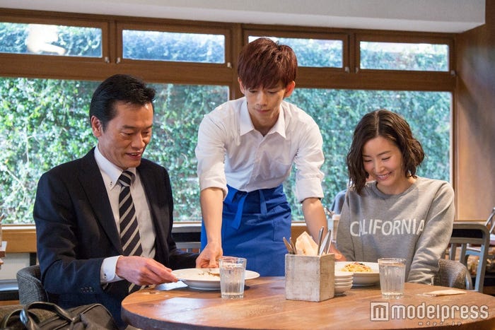 (左から)遠藤憲一、リョウガ、蓮佛美沙子(C)関西テレビ