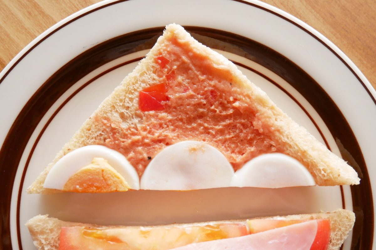 たっぷりトマトと野菜のサンド