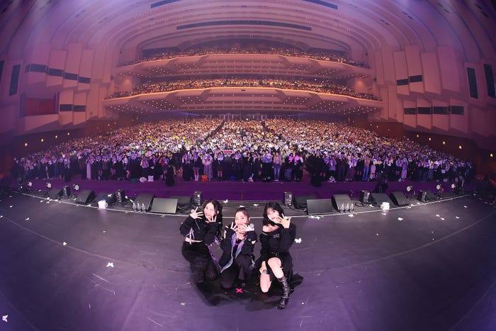 IS:SUE(C)LAPONE GIRLS