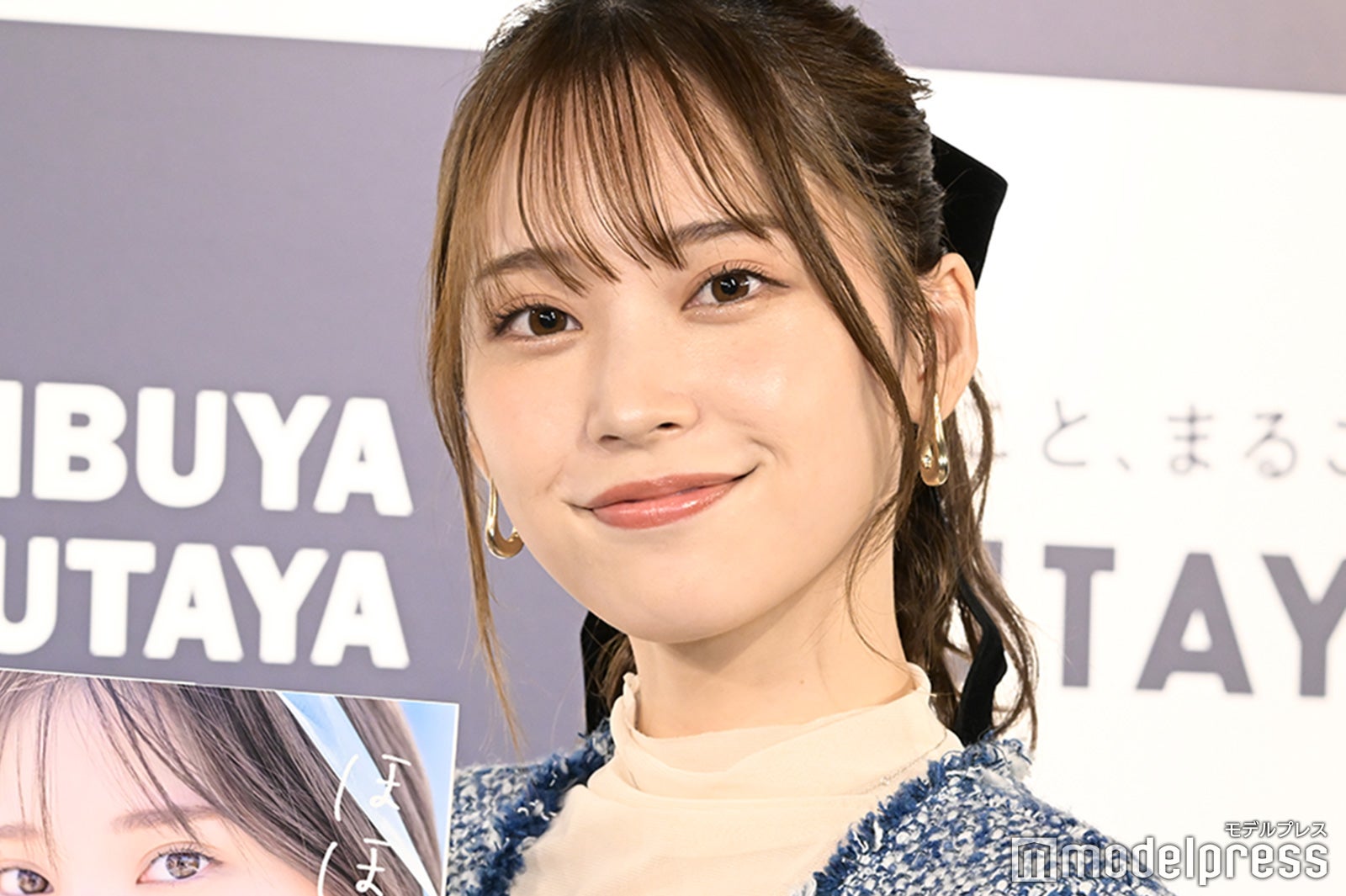 那須ほほみ、ミニ丈スカート＆黒タイツ姿公開で”美脚”が話題「スタイル良すぎ」「最強」