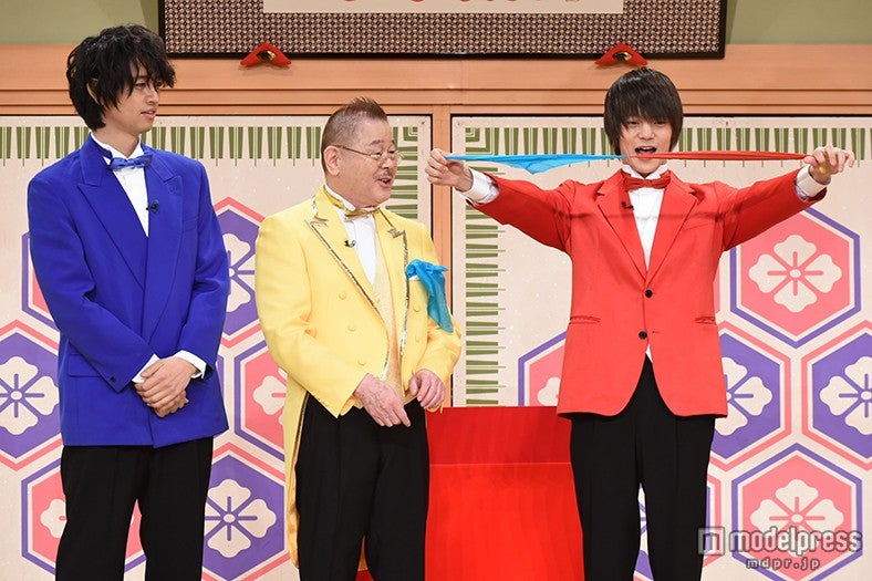 （写真左より）斎藤工、マギー司郎、窪田正孝（C）日本テレビ