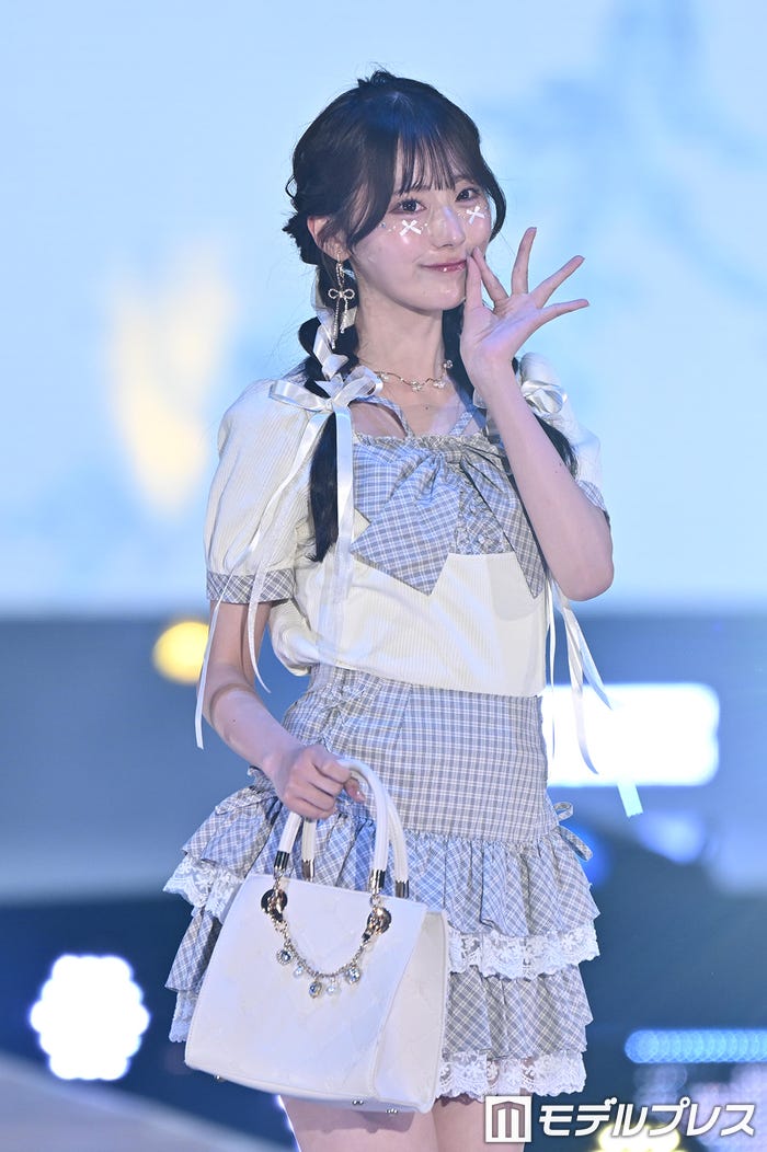 綾瀬ことり(C)モデルプレス