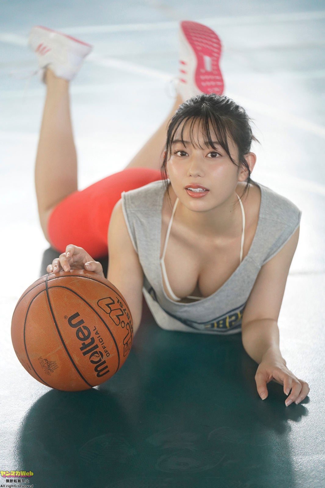 凛咲子（C）佐藤佑一／ヤンマガWeb