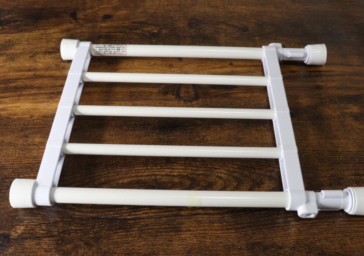 「場所によっては諦めてた…」段差があっても取り付けられる丈夫な100均棚