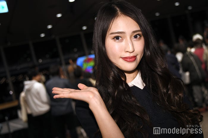ナビゲーター&インタビュアーを務めたさいか (C)モデルプレス