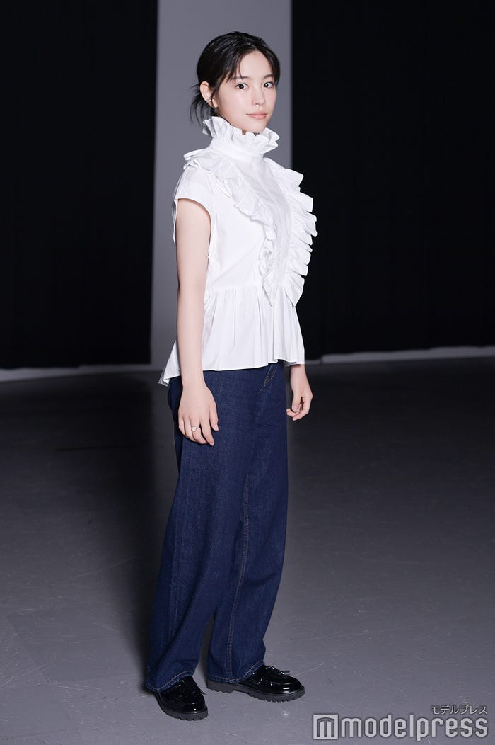 當真あみ/スタイリスト 大村淳子 ヘアメイク SAKURA(makiura office)(C)モデルプレス