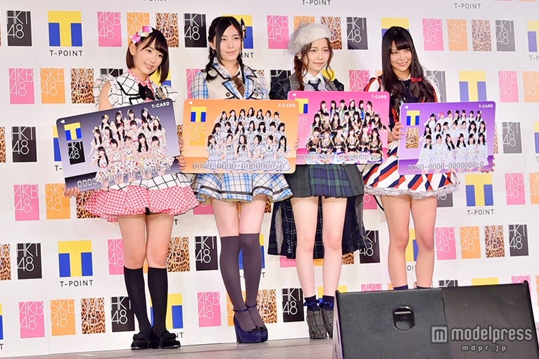 左から：宮脇咲良、松井珠理奈、島崎遥香、白間美瑠