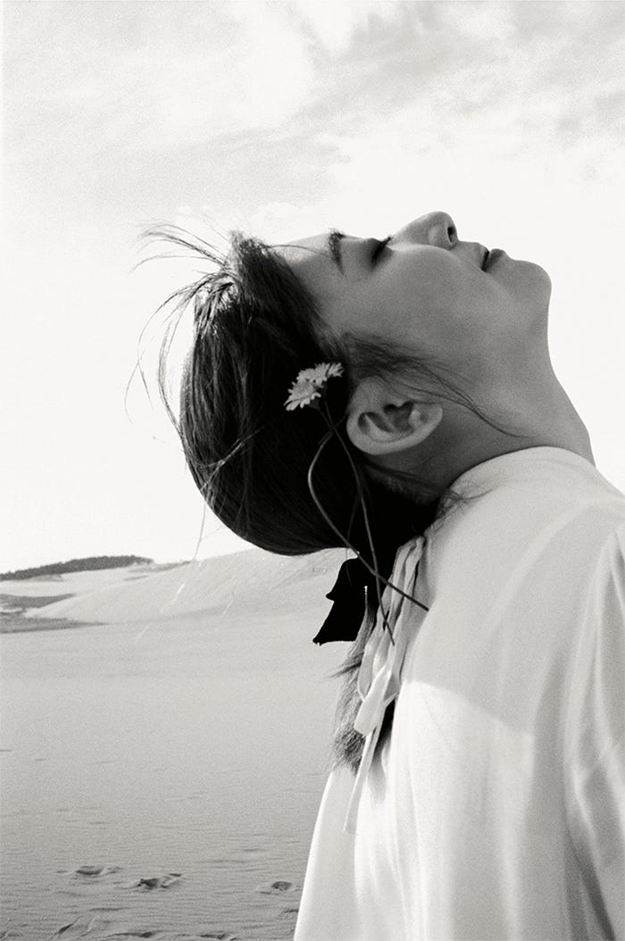 佐藤詩織(C)桑島智輝/小学館