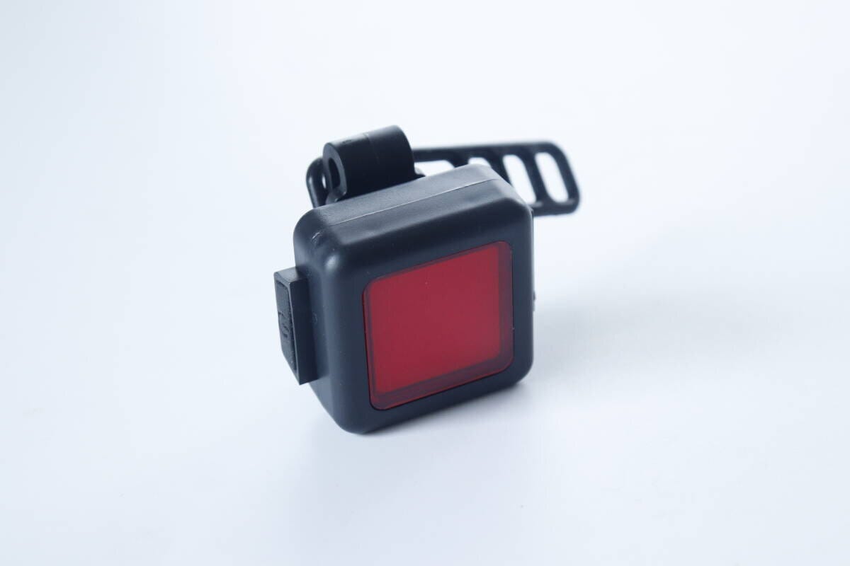 ダイソー　COBストラップライトRED　デザイン