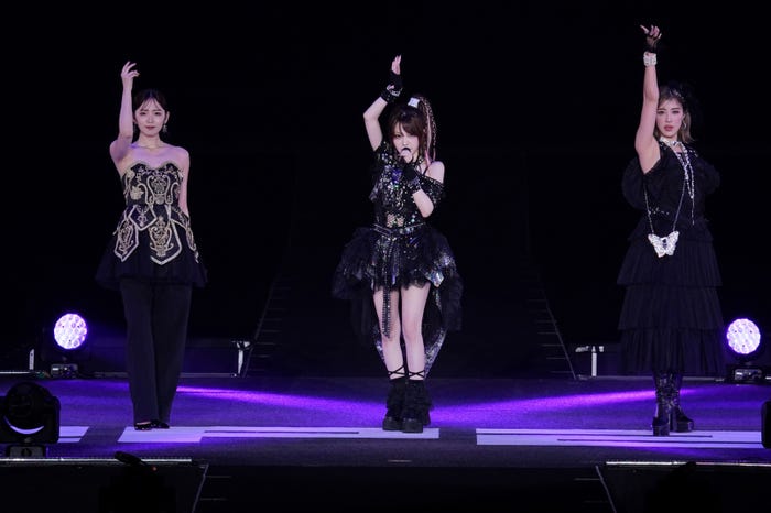 鈴木愛理、田中れいな、夏焼雅「Hello! Project 25th ANNIVERSARY CONCERT」(提供写真)