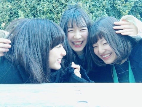 (左から)平祐奈、岡本夏美、吉川日菜子(画像提供:Ameba)