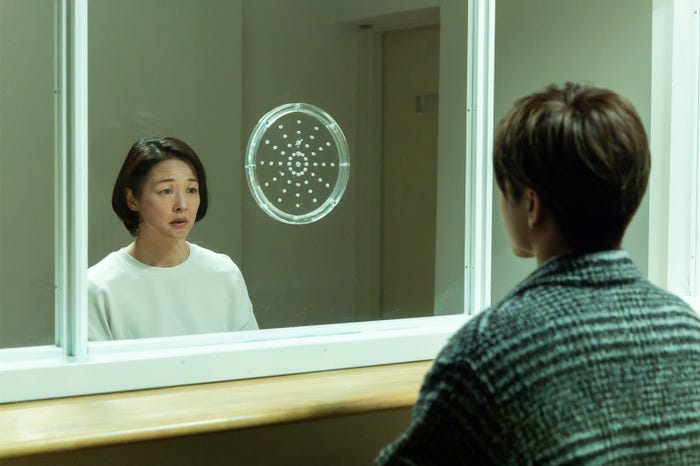 黒沢あすか、岩田剛典「フォレスト」第8話(C)ABCテレビ