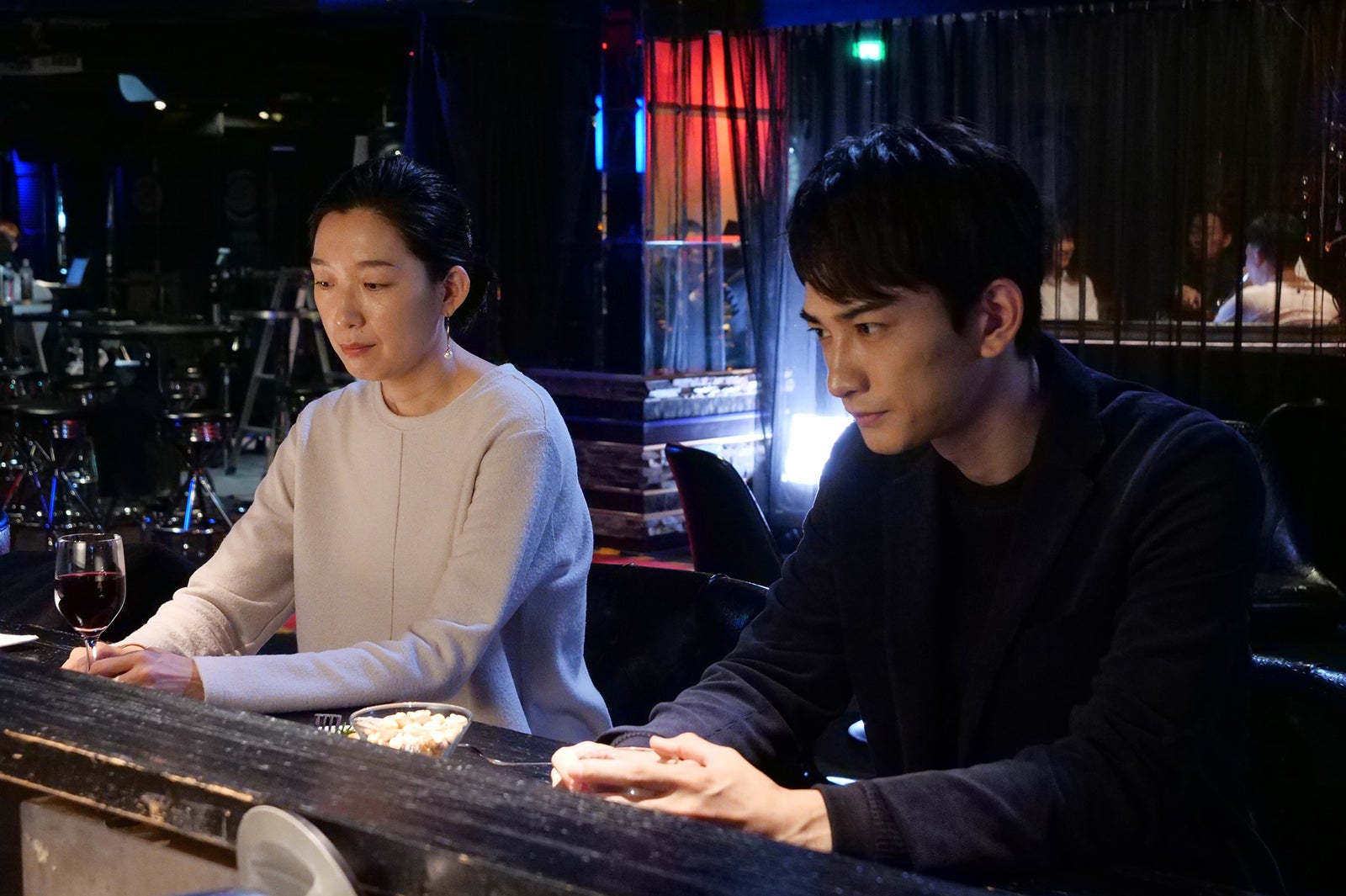 江口のりこ、町田啓太 「SUPER RICH」第8話より（C）フジテレビ