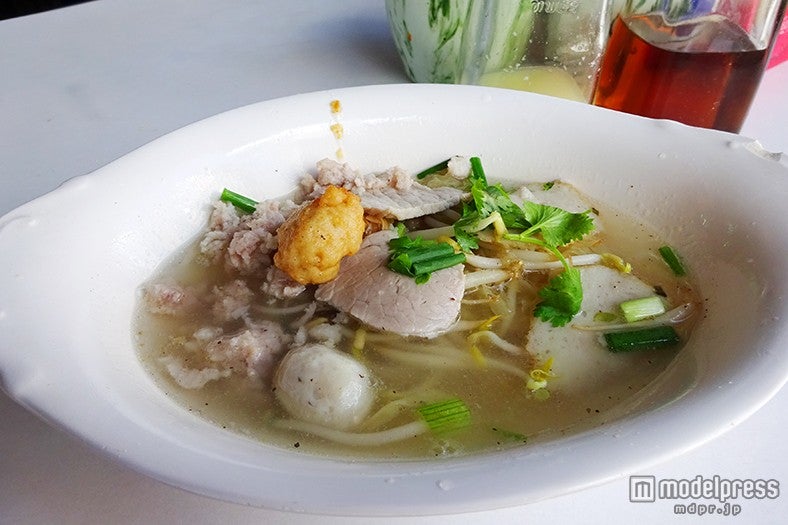 バミー（中華麺）50バーツ（約￥150）