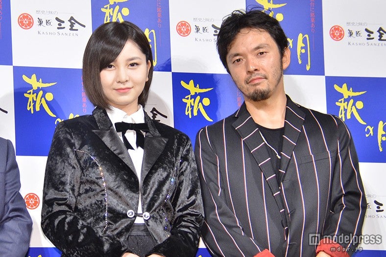 （右から）世界的タップダンサーの熊谷和徳、AKB48の岩田華怜（C)AKS