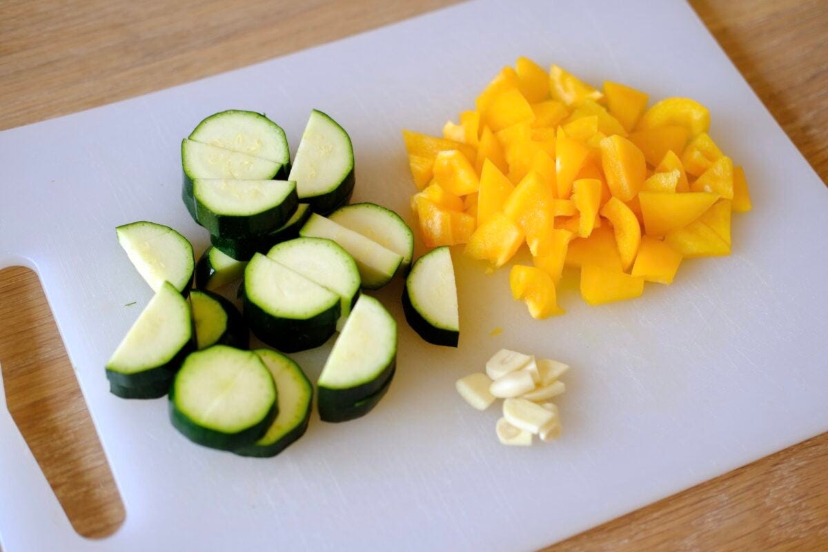 森山中・大島　トマトソースハンバーグ