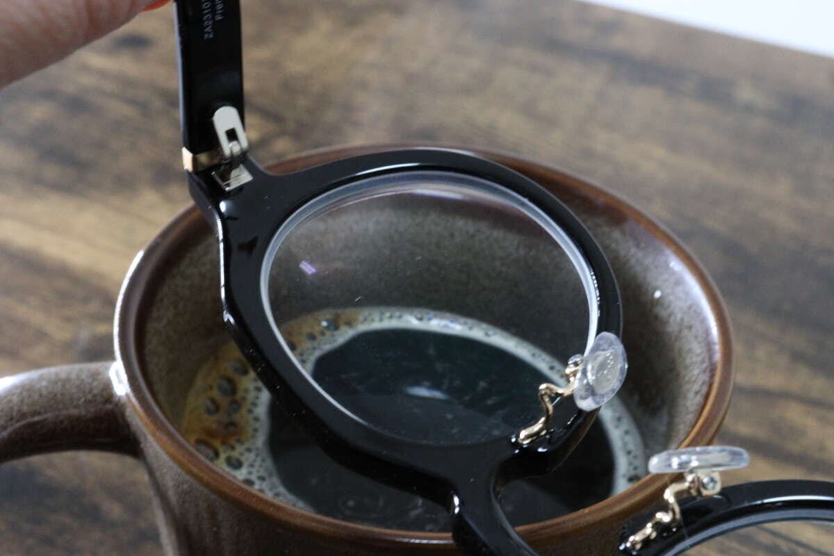 ダイソー　メガネ拭きクロス（くもり止め）　使用時