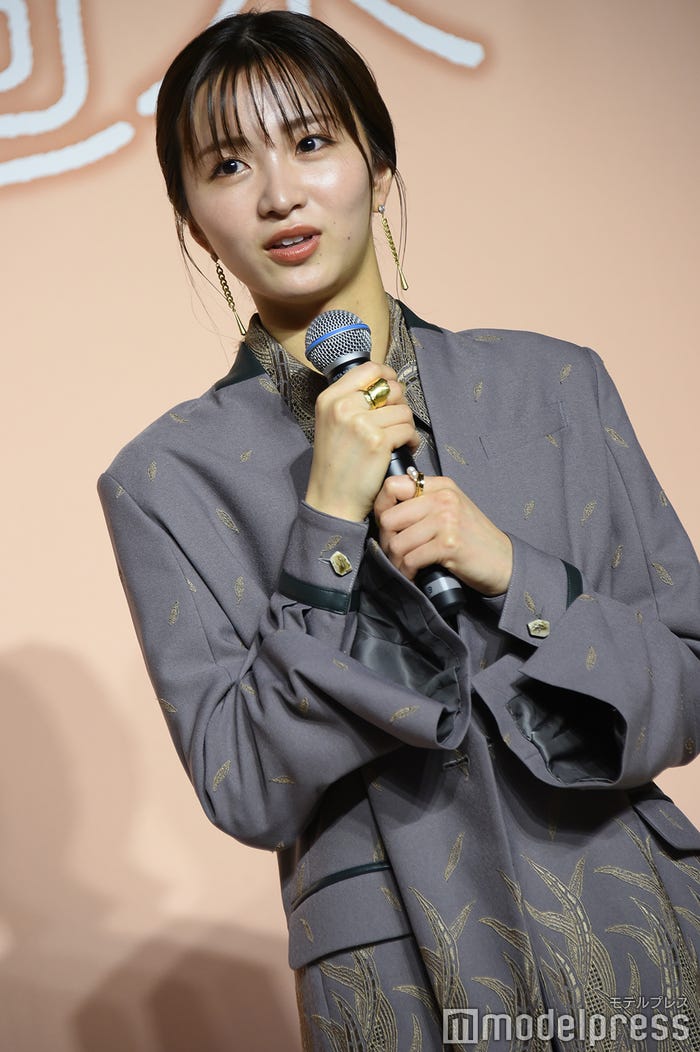 岡崎紗絵 (C)モデルプレス