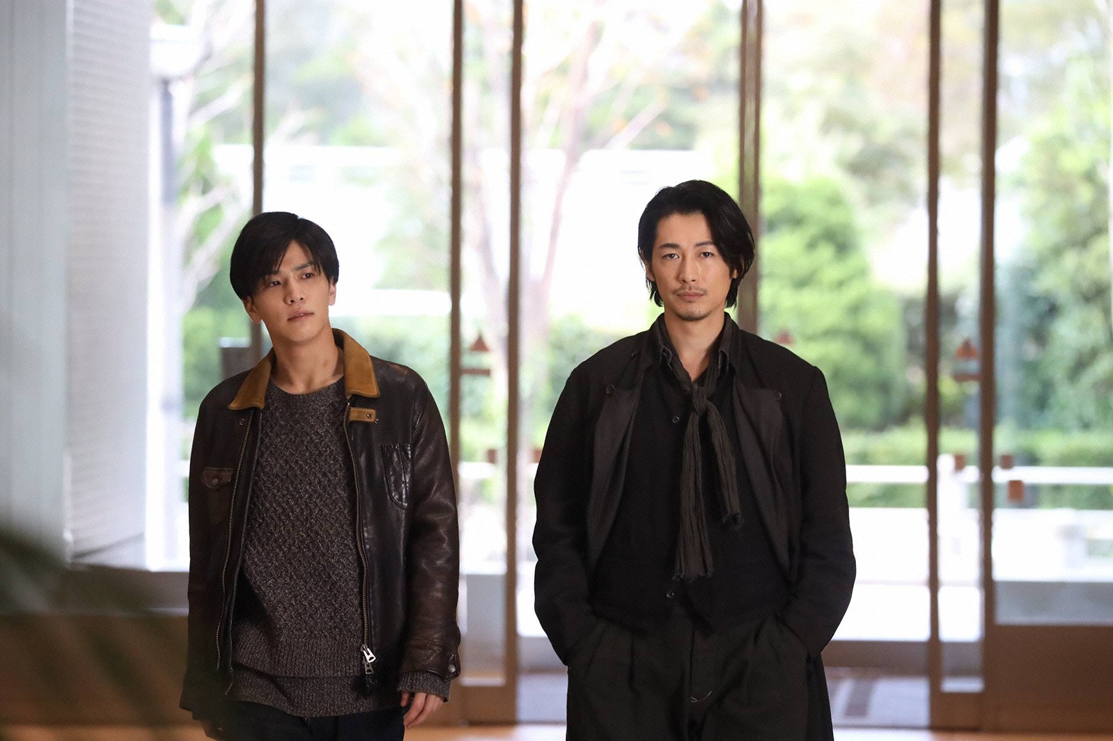 岩田剛典、ディーン・フジオカ／「シャーロック」第8話より（C）フジテレビ